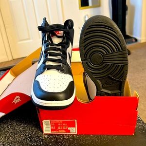 Nike Dunk High size w10 /m8.5 white/black university red